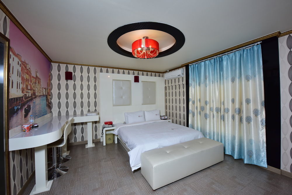 Gwangju Queen Hotel Кванджу Экстерьер фото